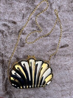 True Vintage Adorable Gold and Silver Metallic Shell Purse